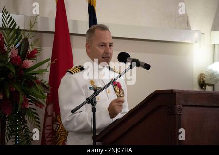 ASAN, Guam (4 août 2022) – le capitaine Tim Liberatore, commandant du Commandement des systèmes du génie des installations navales Marianas, prononce des remarques lors d'une cérémonie de changement de commandement à Asan, Guam, le 4 août. Le capitaine Troy Brown a soulagé Liberatore en tant que commandant. Banque D'Images