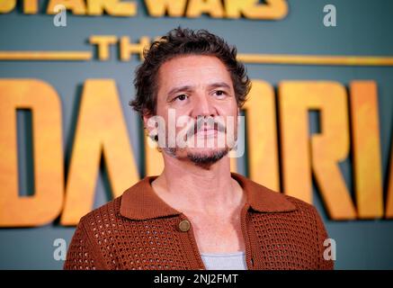 Pedro Pascal lors d'un appel photo à Piccadilly Circus, Londres, pour le Mandalaorien, avant sa sortie sur Disney+ de 1 mars. Date de la photo: Mercredi 22 février 2023. Banque D'Images