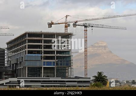 La construction du siège d'Amazon sur le site du River Club à Cape Town, en Afrique du Sud. Banque D'Images