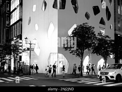 Tokyo, Japon - septembre 2017 : le magasin phare Mikimoto Ginza à Tokyo. Le bâtiment conçu par le célèbre architecte japonais Toyo Ito Banque D'Images