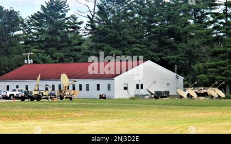 Les troupes du corps des transmissions de l'armée ont une zone de fort McCoy, dans le Wisconsin, créée le 4 août 2022, pour appuyer les communications pour l'exercice 86-22-02 d'entraînement de soutien au combat de la Division d'entraînement 86th et pour l'exercice Grecian Firebolt 2022. Grecian Firebolt est un exercice d'entraînement annuel qui permet aux unités de signaux de suivre le rythme des transformations de communication et de lier le soutien de communication aux exercices identifiés parrainés par le Commandement de la Réserve de l'Armée de terre des États-Unis. Banque D'Images