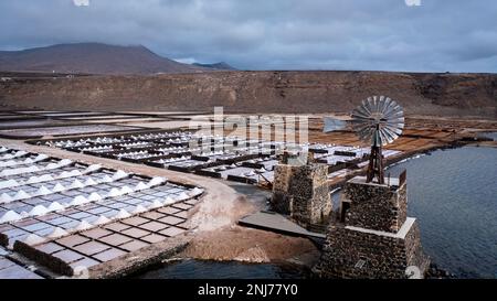 Salinas (salteworks) de Janubio, sur l'île de Lanzarote, îles Canaries, Espagne Banque D'Images