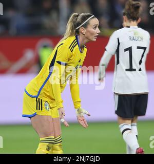 Duisburg, Allemagne. 21st févr. 2023. Kosovare Asslani SWE) gestes, match de football féminin, Allemagne contre Suède, Duisburg, 21.02.2023. Crédit : Juergen Schwarz/Alay Live News Banque D'Images