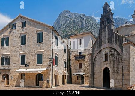 Église orthodoxe serbe de Saint-Laurent datant de 12th ans Luke / Sveti Luka dans le centre de la vieille ville vénitienne de la ville de Kotor, au sud-ouest du Monténégro Banque D'Images