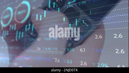 Image du traitement des données et du marché boursier à l'aide du téléphone Banque D'Images