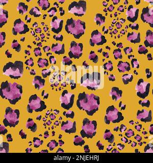 Motif aquarelle abstrait avec des taches dans le style léopard de couleur pourpre sur un fond jaune pour le dessin Banque D'Images