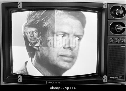 1976 publicités télévisées pour le candidat présidentiel démocrate Jimmy carter shon sur un téléviseur Sony Triniton 1970s. Les annonces ont été créées par le conseiller carter, directeur de la publicité, Gerald Rafshoon. Banque D'Images