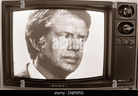 1976 publicités télévisées pour le candidat présidentiel démocrate Jimmy carter shon sur un téléviseur Sony Triniton 1970s. Les annonces ont été créées par le conseiller carter, directeur de la publicité, Gerald Rafshoon. Banque D'Images