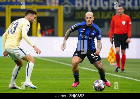 Federico DiMarco (FC Inter) lors du match de football de l'UEFA Champions League entre le FC Internazionale et le FC Porto sur 22 février 2023 au stade Giuseppe Meazza de Milan, en Italie. Photo Luca Rossini/E-Mage Banque D'Images