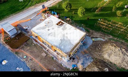 Maison en cours de construction. Vue aérienne de drone Banque D'Images