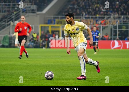 Mehdi Taremi (FC Porto) lors du match de football de l'UEFA Champions League entre le FC Internazionale et le FC Porto sur 22 février 2023 au stade Giuseppe Meazza de Milan, Italie. Photo Luca Rossini/E-Mage Banque D'Images