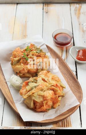 Kakaage Tempura de légumes frits, nourriture de fritter de légumes japonais. Banque D'Images