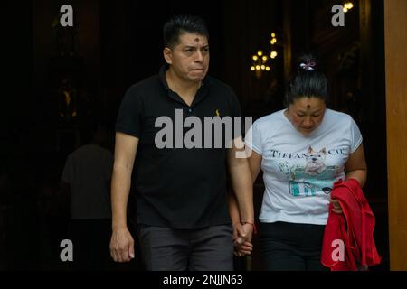 Mexico. 22nd févr. 2023. Mexique: Des milliers de fidèles vont dans les églises locales pour marquer leur front avec des cendres en forme de croix à la paroisse de la Sainte famille située dans le Nord de Rome dans le cadre de la célébration du 'mercredi des cendres', avec laquelle le Carême commence. Sur 22 février 2023 à Mexico, Mexique. (Credit image: © David Patricio/eyepix via ZUMA Press Wire) USAGE ÉDITORIAL SEULEMENT! Non destiné À un usage commercial ! Banque D'Images