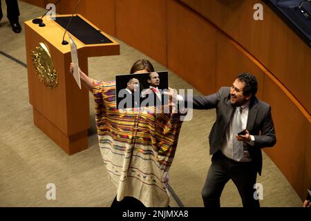 Mexico, Mexique. 22nd févr. 2023. 22 février 2023, Mexico, Mexique: Le sénateur Xochitl Galvez et le sénateur Cesar Cravioto pendant la session à Mexico. Sur 22 février 2023 à Mexico, Mexique (photo par Luis Barron/Groupe Eyepix/Sipa USA). Credit: SIPA USA/Alay Live News Banque D'Images