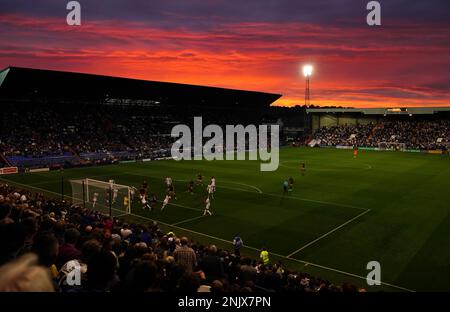 Photo du dossier datée du 24-08-2022 de la jamaïl Lascelles de Newcastle United marque le premier but de leur partie. Les visiteurs se sont glissés à nouveau dans la cravate avant la mi-temps quand le skipper Jamaal Lascelles, l'un des 10 hommes a dessiné à la suite d'un tirage au sort palpitant de 3-3 avec les champions en titre Manchester City trois jours plus tôt, se sont mis à niveau depuis le coin de Kieran Trippier. Date de publication : jeudi 23 février 2023. Banque D'Images