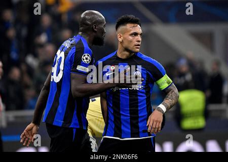 Romelu Lukaku et Lautaro Martinez du FC Internazionale célèbrent à la fin du match de football de la Ligue des champions entre le FC Internazionale et le FC P. Banque D'Images