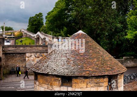 Barker Tower et mur de la ville dans la ville médiévale de York, Angleterre. Banque D'Images