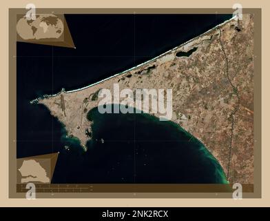 Dakar, région du Sénégal. Carte satellite basse résolution. Lieux des principales villes de la région. Cartes d'emplacement auxiliaire d'angle Banque D'Images