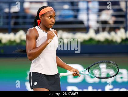 Dubaï, Émirats arabes Unis, 23st. Fév. 2023. Coco Gauff, joueur américain de tennis, célèbre le tournoi des Championnats de tennis duty Free de Dubaï au Stade de tennis duty Free de Dubaï le jeudi 23 février 2023., © Juergen Hasenkopf / Alamy Live News Banque D'Images