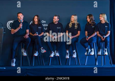 Melbourne, Australie. 22nd févr. 2023. Craig Mottram, parle pendant l'événement. Craig Mottram, l'un des plus grands coureurs de longue et moyenne distance d'Australie, a annoncé aujourd'hui le lancement de la division Océanie, avec le lancement de cinq nouveaux athlètes sélectionnés dans le cadre d'un programme international d'athlètes, le On Athletics Club (OAC). Crédit : SOPA Images Limited/Alamy Live News Banque D'Images