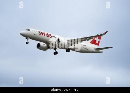 Heathrow, Londres - 20 février 2023: Swiss Airlines Landing aéroport de Heathrow Banque D'Images