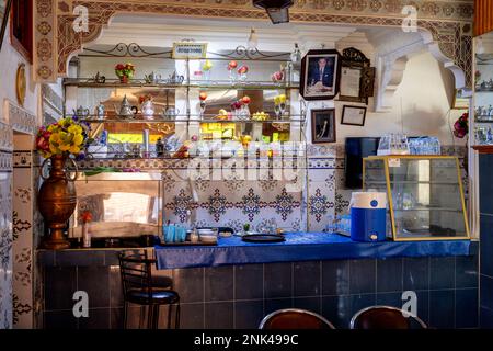 Afrika, Marokko, Südmarokko, Tata, place Al Massira, Café Clichy Banque D'Images