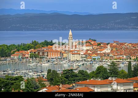 Izola / Isola, ancien port romain sur la péninsule Istrienne le long de la côte Adriatique, Coastal–Karst / Obalnokraška, littoral / Primorska, Slovénie Banque D'Images