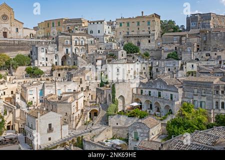 Quartier de Sasso Barisano au complexe Sassi di Matera d'habitations troglodytiques dans l'ancienne ville de Matera, capitale de Basilicate, dans le sud de l'Italie Banque D'Images