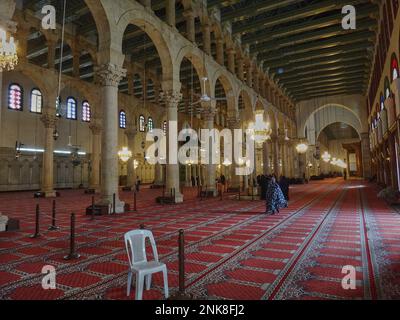 Damas, Syrie - 04 16 2011 : intérieur de la mosquée omayyad dans le centre-ville de Damas, en Syrie. Banque D'Images