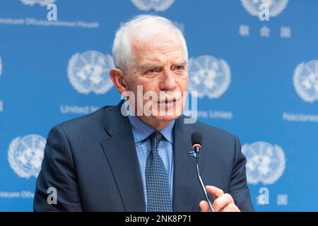 New York, États-Unis. 23rd févr. 2023. Josep Borrell, le Haut Représentant de l'Union européenne pour les affaires étrangères et la politique de sécurité, présente aux médias, après la réunion du Conseil de sécurité, un rapport sur la coopération dans les domaines de la paix et de la sécurité au siège de l'ONU à New Yiork sur 23 février 2023. (Photo de Lev Radin/Sipa USA) crédit: SIPA USA/Alay Live News Banque D'Images