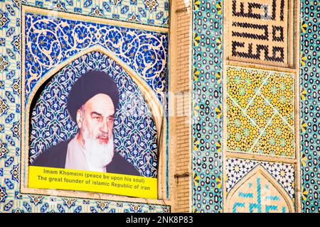 Grand fondateur de la république islamique d'Iran. Portrait sur la place isfahan. Inclinaison Banque D'Images