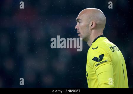 EINDHOVEN - le gardien de but du FC Sevilla Marko Dmitrovic lors du match de l'UEFA Europa League entre le PSV Eindhoven et le FC Sevilla au stade Phillips sur 23 février 2023 à Eindhoven, pays-Bas. AP | hauteur néerlandaise | Jeroen Putmans Banque D'Images