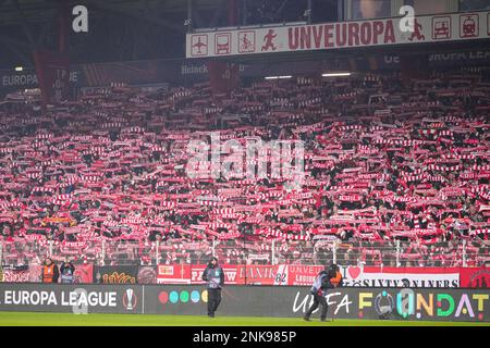 BERLIN, ALLEMAGNE - FÉVRIER 23: Fans de FC Union Berlin lors de l'Europa League Play-off, match de 2nd jambes entre FC Union Berlin et Ajax à Stadion an der alten Forsterei sur 23 février 2023 à Berlin, Allemagne (photo de Patrick Goosen/Orange Pictures) Banque D'Images