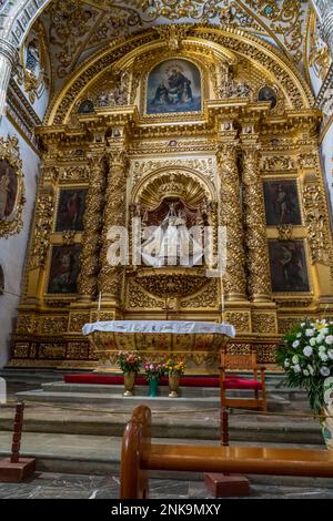 L'autel et les rarédos de la chapelle Rosaire dans l'église de Saint-Domingue de Guzman à Oaxaca, Mexique. Fait partie du patrimoine mondial de l'UNESCO Banque D'Images