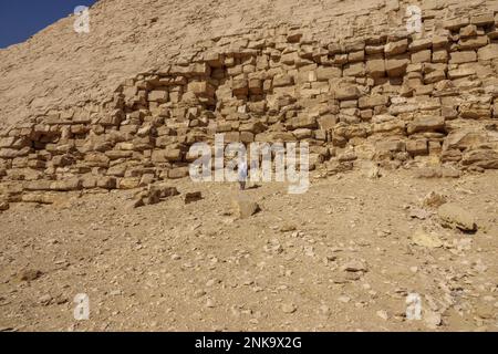 Gros plan de la structure de la pyramide Bent à Dahshur, en Basse-Égypte Banque D'Images