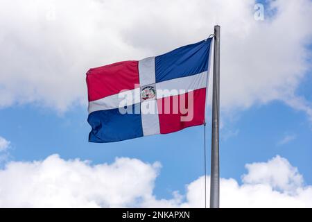 Drapeau de la République dominicaine, Plaza de la Espana de la Hispanidad, Saint-Domingue, République dominicaine, grandes Antilles, Caraïbes Banque D'Images