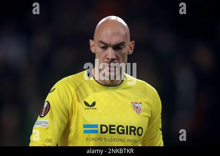 EINDHOVEN - le gardien de but du FC Sevilla Marko Dmitrovic lors du match de l'UEFA Europa League entre le PSV Eindhoven et le FC Sevilla au stade Phillips sur 23 février 2023 à Eindhoven, pays-Bas. AP | hauteur néerlandaise | Jeroen Putmans Banque D'Images