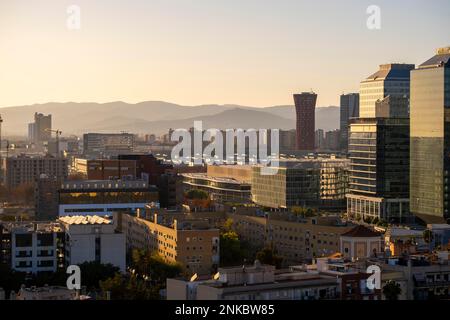 Vue aérienne de la ville de Lhospitalet de Llobregat dans la zone métropolitaine de la ville de Barcelone en Catalogne Espagne Banque D'Images