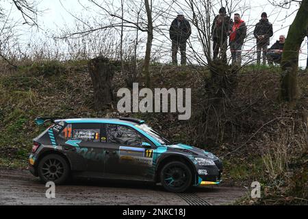 Sint-Truiden, Belgique, 23/02/2023, John Wartique et Arnaud Lardinois dans leur Skoda Fabia R5 Evo photographiés lors de l'essai de Shakedown avant le rallye de Haspengouw de ce week-end, jeudi 23 février 2023 à Sint-Truiden, première étape du championnat de rallye belge. BELGA PHOTO LUC CLAESSEN Banque D'Images