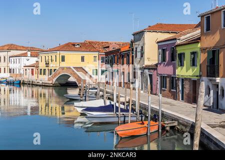 Île de Murano dans la lagune de Venise connue pour son art du verre, Venise, Italie Banque D'Images