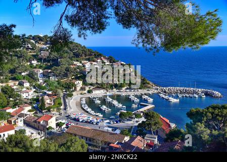 Port d'ensues-la-Redonne sur la Côte Bleue, Provence-Alpes-Côte d'Azur, France Banque D'Images