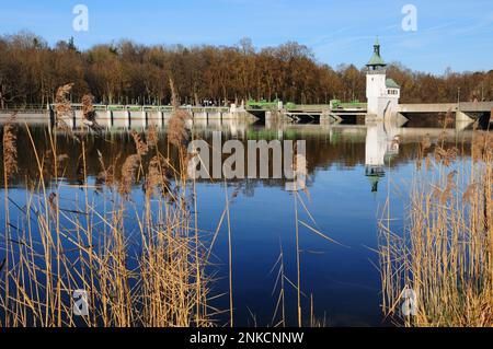 Hochablasswehr am Lech, Augsbourg, Souabe, Bavière, Allemagne Banque D'Images