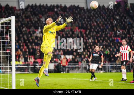 EINDHOVEN, PAYS-BAS - FÉVRIER 23 : Marko Dmitrovic du FC Sevilla lors de l'UEFA Europa League Knockout Round Play-Off Leg Two match entre le PSV et le FC Sevilla au stade Philips sur 23 février 2023 à Eindhoven, pays-Bas (photo de René Nijhuis/Orange Pictures) Banque D'Images