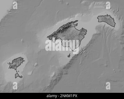 Islas Baleares, communauté autonome d'Espagne. Carte d'altitude en niveaux de gris avec lacs et rivières Banque D'Images