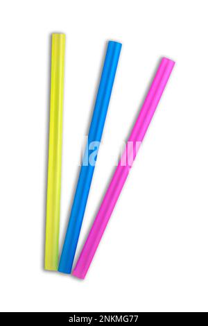 pailles colorées sur fond blanc Banque D'Images