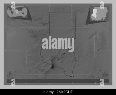 Nord Darfour, État du Soudan. Carte d'altitude en niveaux de gris avec lacs et rivières. Lieux des principales villes de la région. Cartes d'emplacement auxiliaire d'angle Banque D'Images