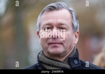 Ludwigslust, Allemagne. 22nd févr. 2023. Heiko Geue (SPD), ministre des Finances du Mecklembourg-Poméranie occidentale, lors d'une nomination à la restauration du château de Ludwigslust. Credit: Jens Büttner/dpa/Alay Live News Banque D'Images