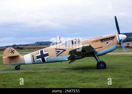 Voici le Hispano HA1112-M1L Buchon G-AWHE une copie du Messerschmitt BF 109 au Shoreham Airshow 2014, aéroport de Shoreham, East Sussex, Royaume-Uni. 30th août 2014 Banque D'Images