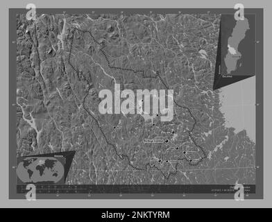 Dalarna, comté de Suède. Carte d'altitude à deux niveaux avec lacs et rivières. Lieux et noms des principales villes de la région. Emplacement auxiliaire d'angle m Banque D'Images