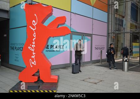 Berlin, Allemagne - 23 février 2023 - la Berlinale - Festival international du film en cours sur la Potsdamer Platz. (Photo de Markku Rainer Peltonen) Banque D'Images